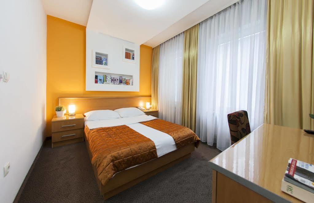 Hotel Boutique 36 Sarajevo Bagian luar foto