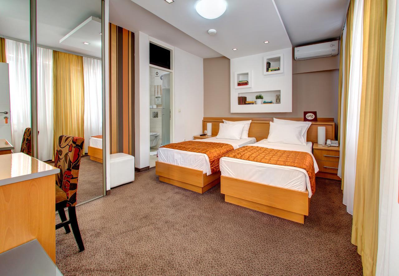 Hotel Boutique 36 Sarajevo Bagian luar foto